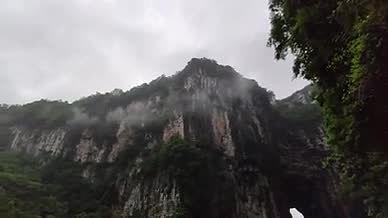 岩石高山流水武隆拍摄视频的预览图